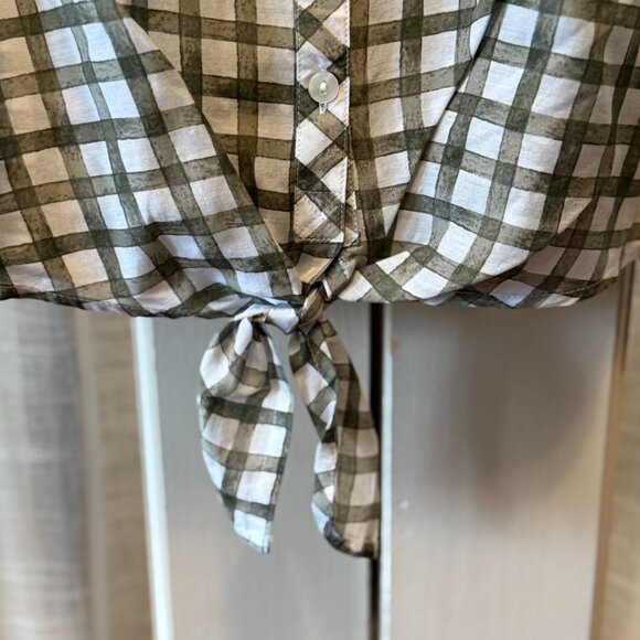 J. Jill Gingham V Neck Buttoned Sleeveless Blouse - Picture 2 of 5